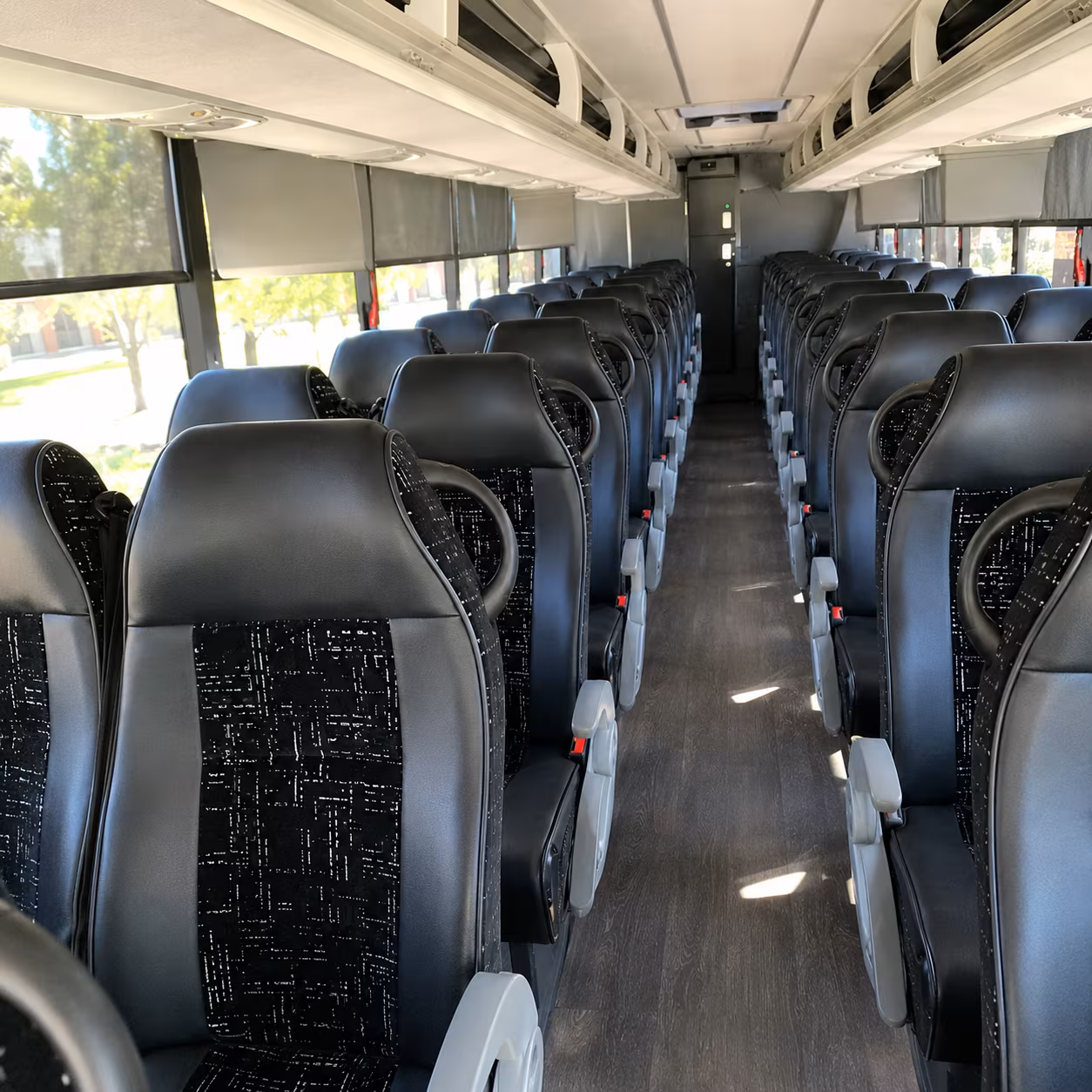 find and book transportation for your next airport transfer 1