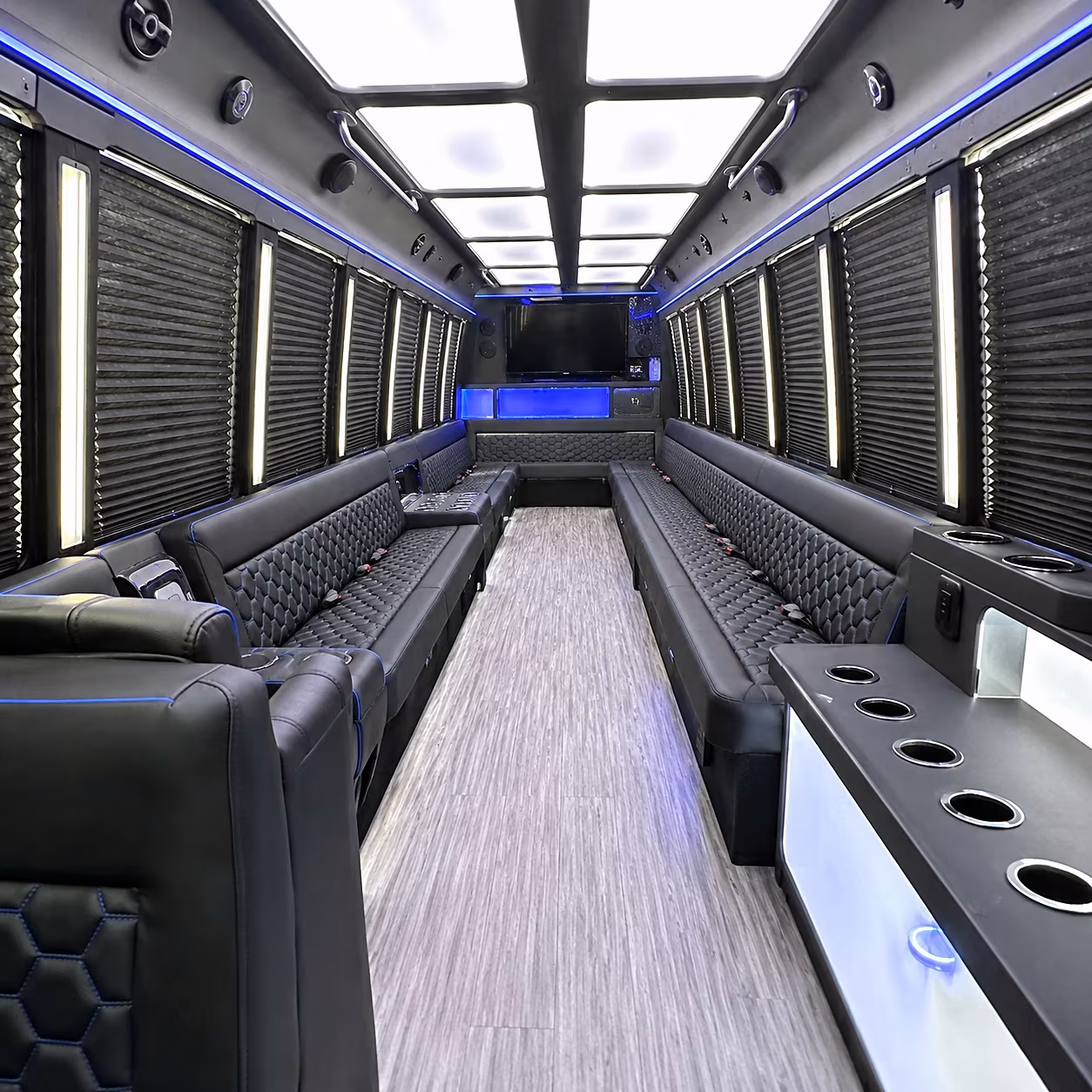 how bus type and group size affect bus rental rates in plantation