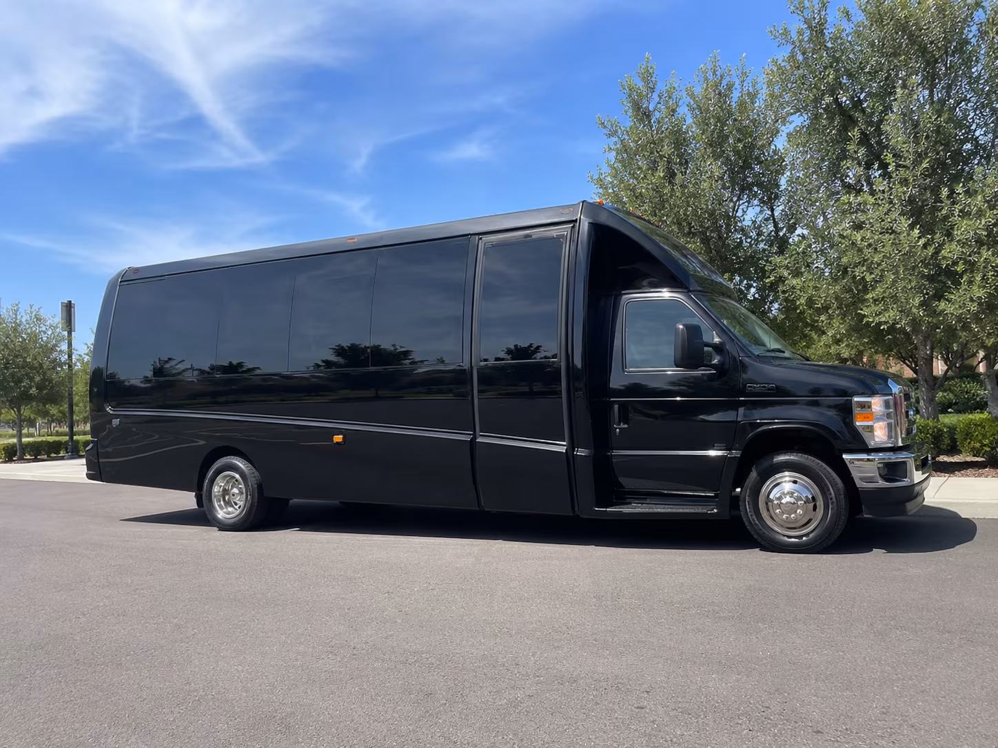 minibus rentals for winery and brewery crawls through broward county