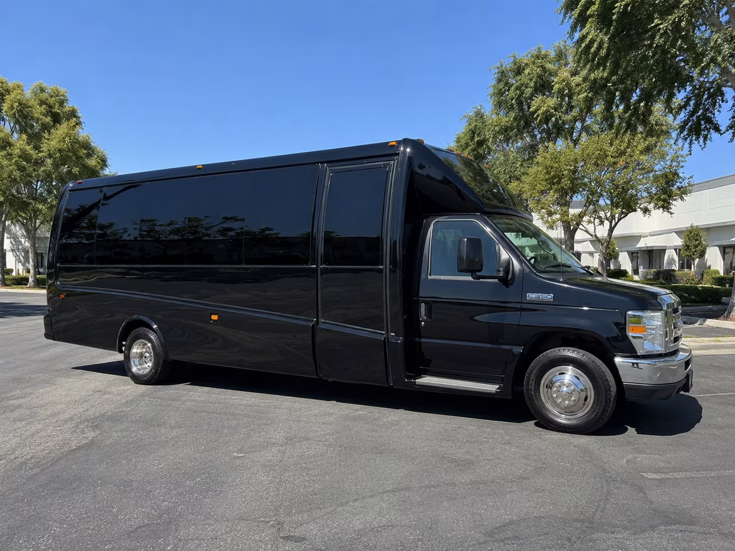 party buses and charter buses to miami heat games at kaseya center