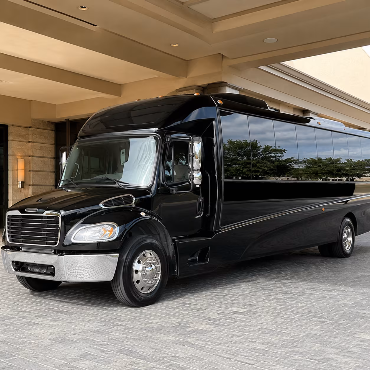 plantation 30 passenger minibus