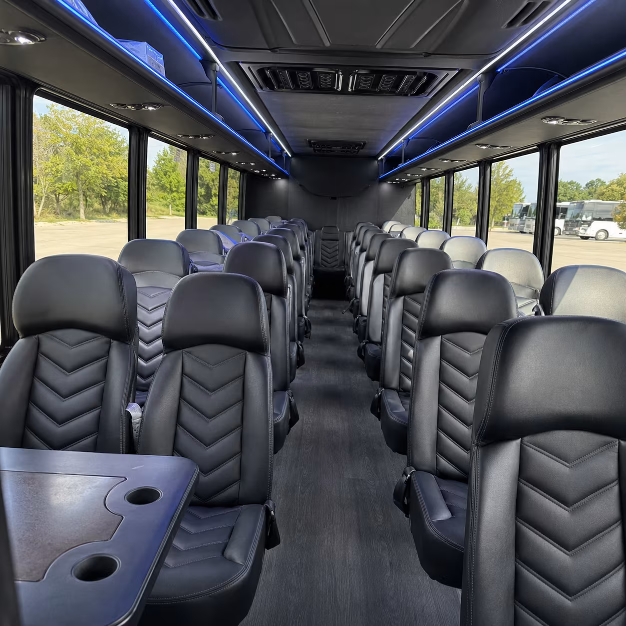 shuttle buses for plantation wedding guests between hotels and venues
